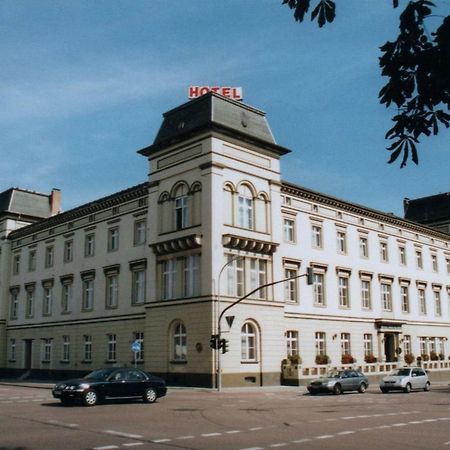 Hotel "Stadt Koethen" Кётен Экстерьер фото