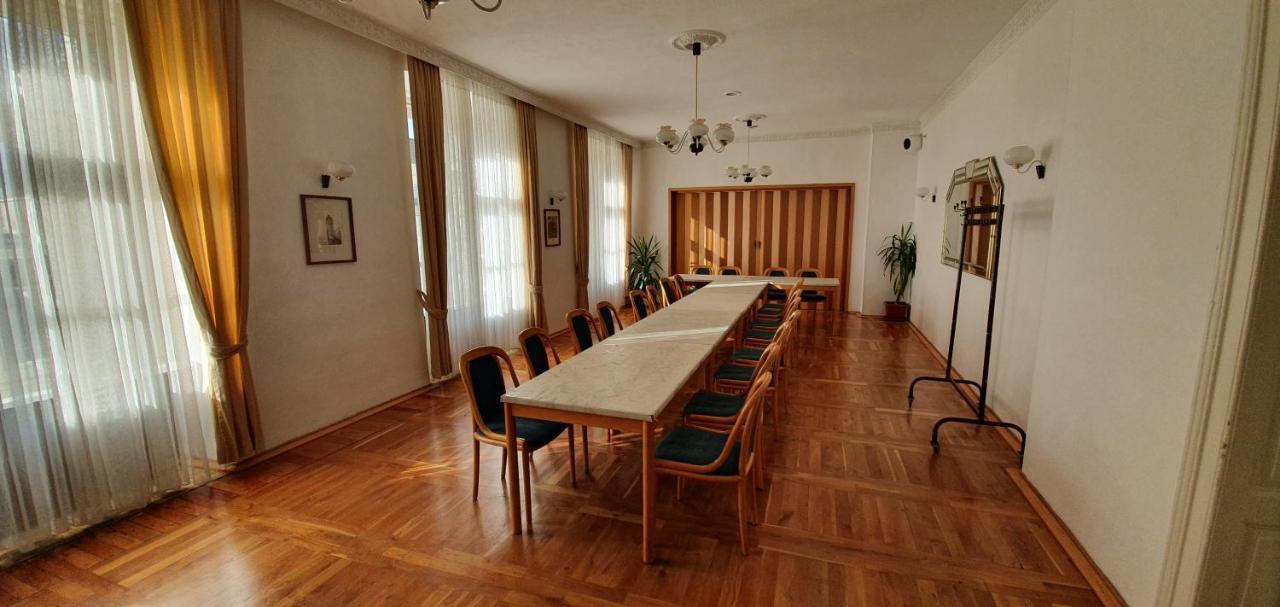 Hotel "Stadt Koethen" Кётен Экстерьер фото