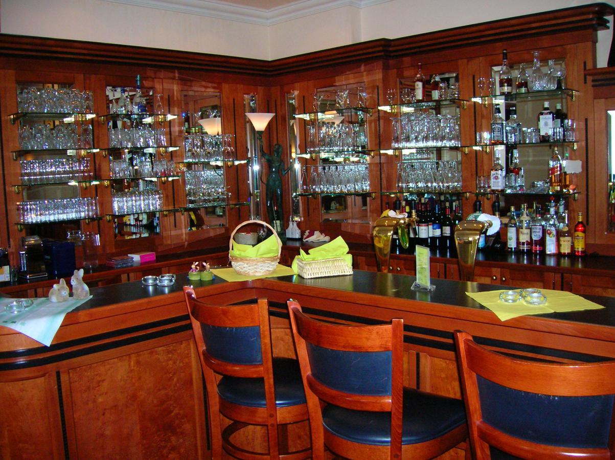 Hotel "Stadt Koethen" Кётен Экстерьер фото