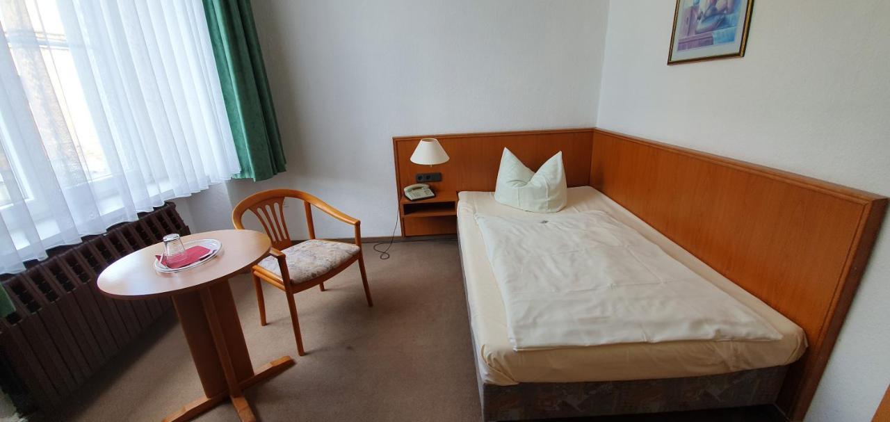Hotel "Stadt Koethen" Кётен Экстерьер фото